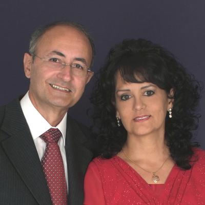 Luis Rodríguez, llamado a servir como presidente de la Misión Bolivia-Santa Cruz, con su esposa Consuelo Abellán