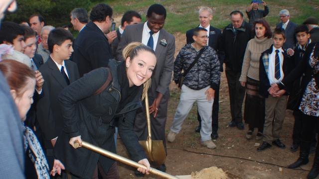 Primera palada del nuevo edificio de La Iglesia de Jesucristo de los Santos de los Últimos Días en San Fernando