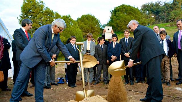 Primera palada del nuevo edificio de La Iglesia de Jesucristo de los Santos de los Últimos Días en San Fernando