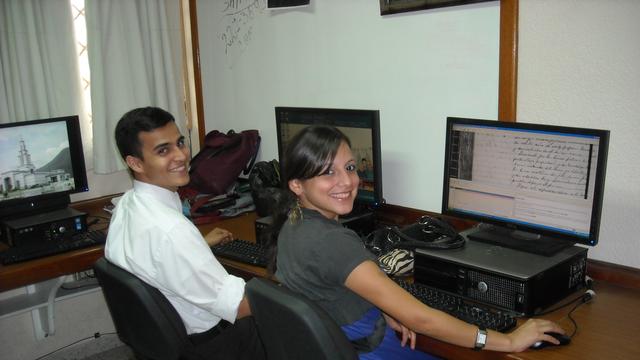 Voluntarios de historia familiar llegan a los mil millones de registros