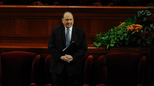 Thomas-Monson-Oct-gconf-2010-solo-sa.JPG