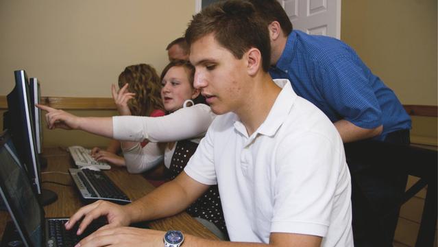 Voluntarios de historia familiar llegan a los mil millones de registros