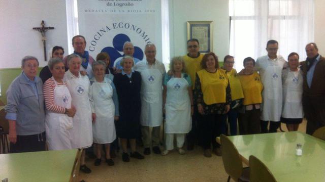 Manos Mormonas que Ayudan en la Cocina Económica de Logroño