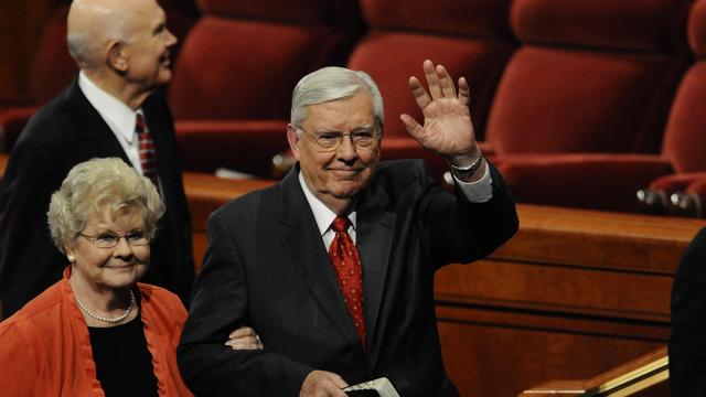 elder-Ballard-newsbio-GC-Oct-2010-with-wife.JPG