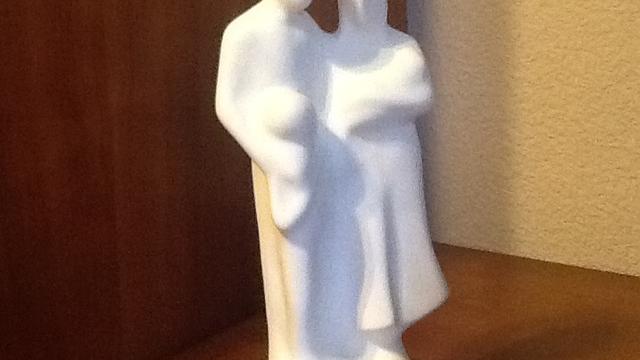 Estatuilla I Premio Valores Familiares de la Iglesia de Jesucristo en España.