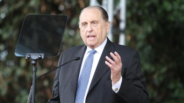 thomas-monson-podium-rome-temple-groundbreaking.jpg