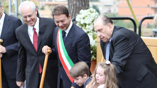 thomas-monson-shovel-kids-rome-temple-groundbreaking.jpg